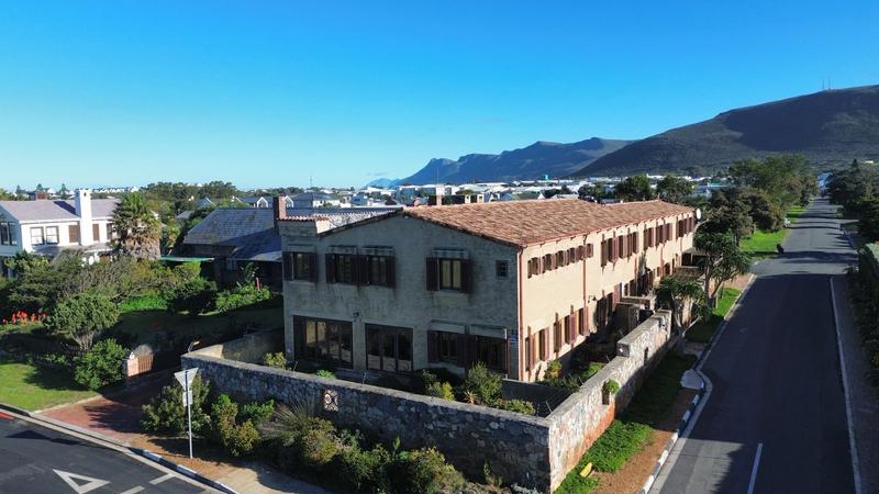 7 Bedroom Property for Sale in Westcliff Western Cape